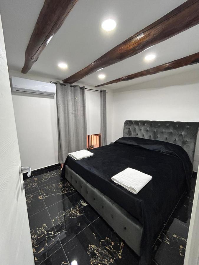 Giovanni Luxury Suites Napoli Bagian luar foto