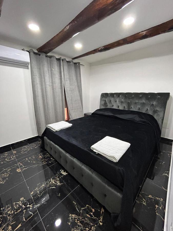 Giovanni Luxury Suites Napoli Bagian luar foto