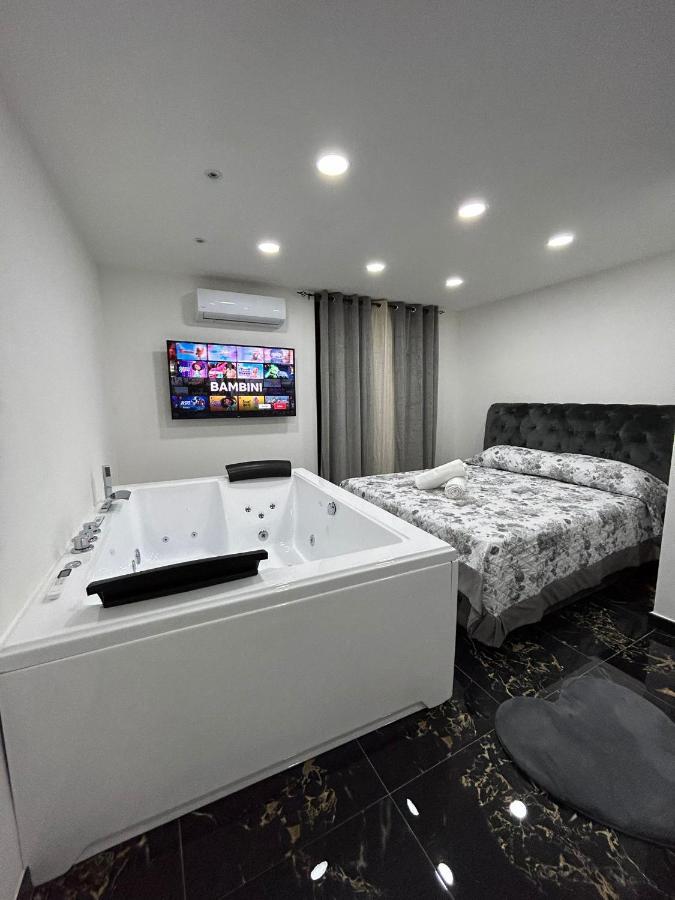Giovanni Luxury Suites Napoli Bagian luar foto