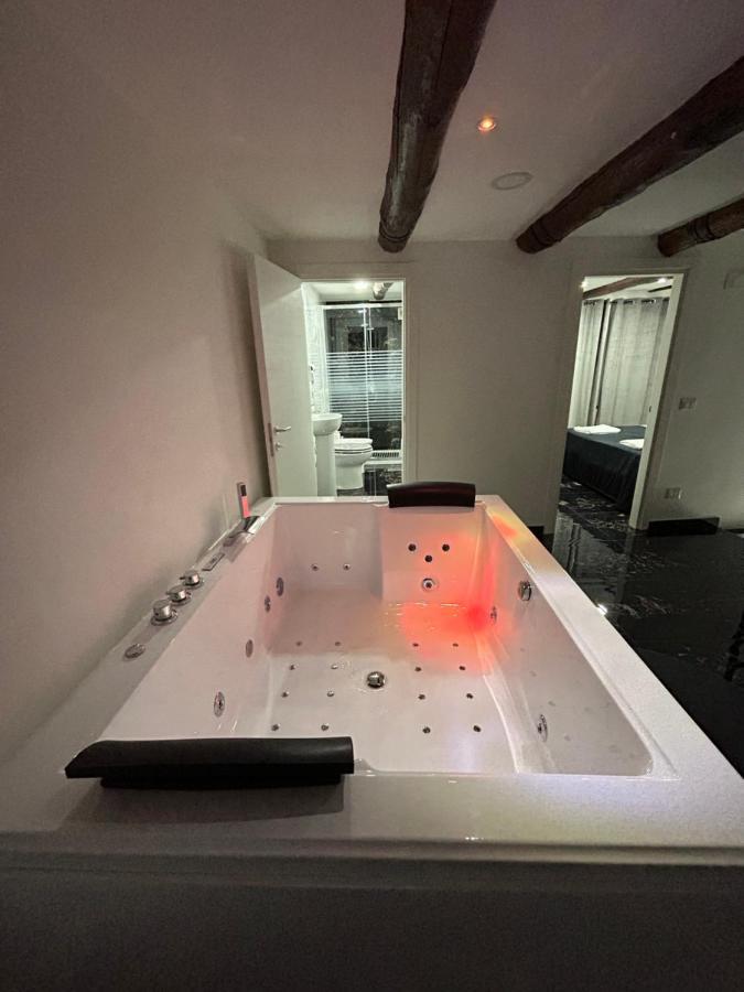 Giovanni Luxury Suites Napoli Bagian luar foto