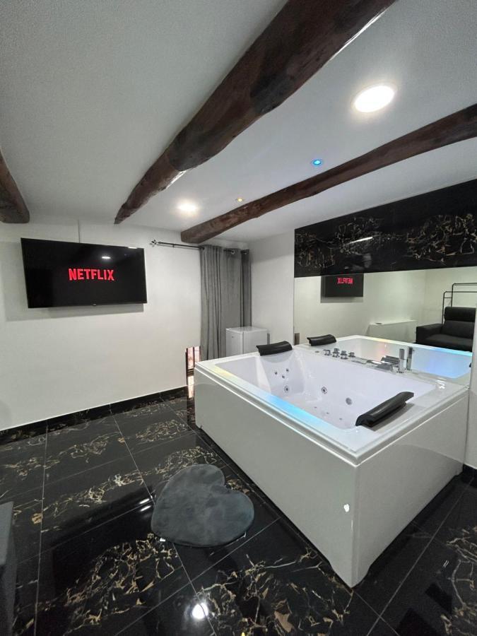 Giovanni Luxury Suites Napoli Bagian luar foto
