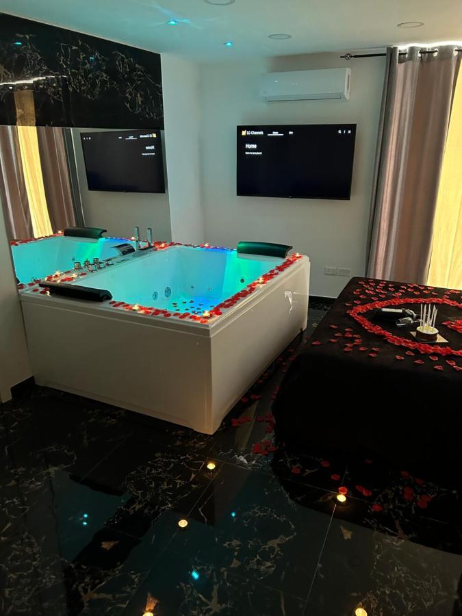 Giovanni Luxury Suites Napoli Bagian luar foto