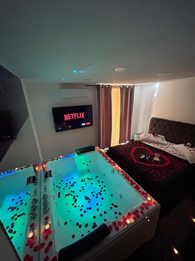 Giovanni Luxury Suites Napoli Bagian luar foto