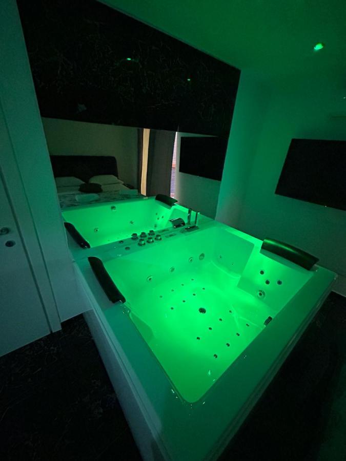 Giovanni Luxury Suites Napoli Bagian luar foto