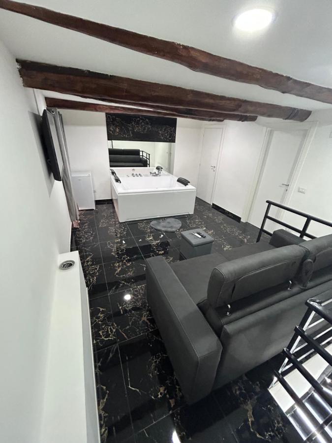 Giovanni Luxury Suites Napoli Bagian luar foto