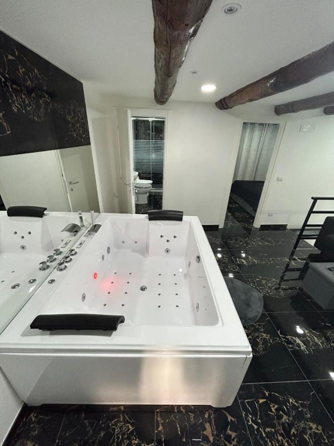 Giovanni Luxury Suites Napoli Bagian luar foto