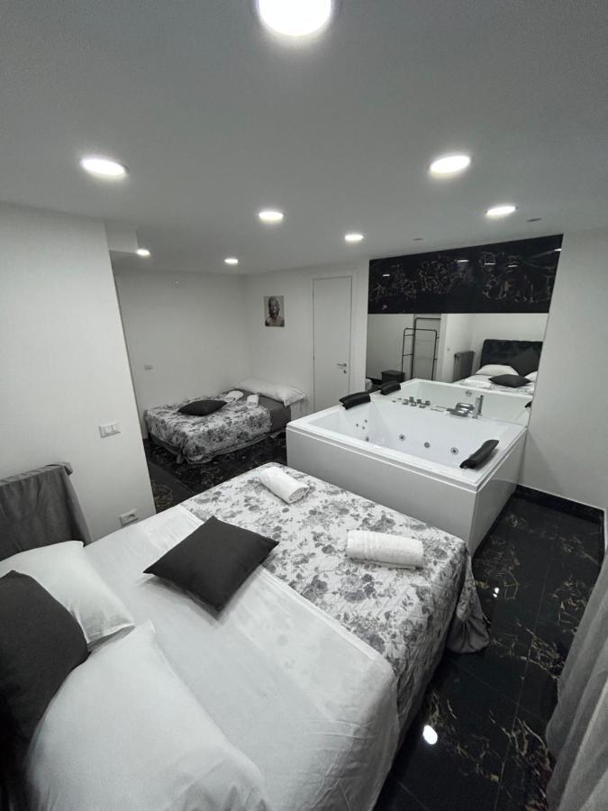 Giovanni Luxury Suites Napoli Bagian luar foto