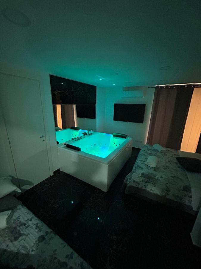 Giovanni Luxury Suites Napoli Bagian luar foto