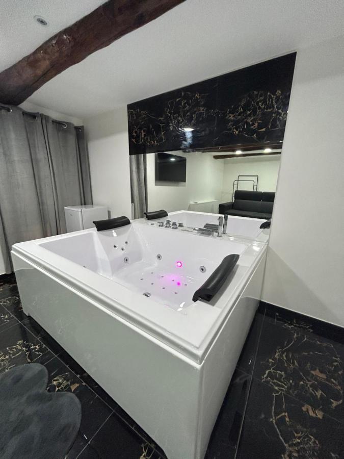 Giovanni Luxury Suites Napoli Bagian luar foto