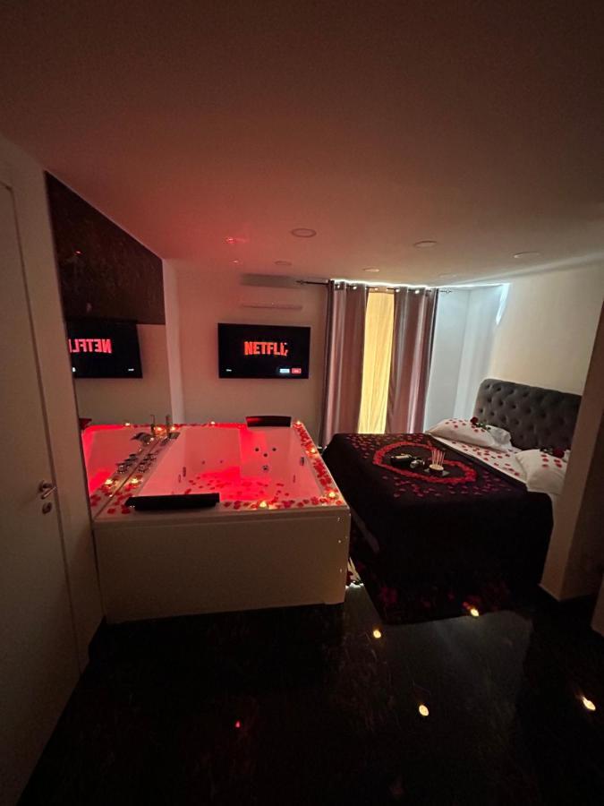 Giovanni Luxury Suites Napoli Bagian luar foto