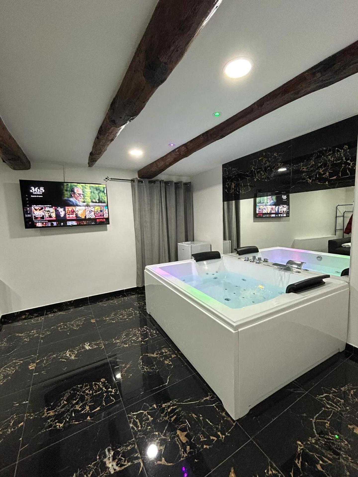 Giovanni Luxury Suites Napoli Bagian luar foto