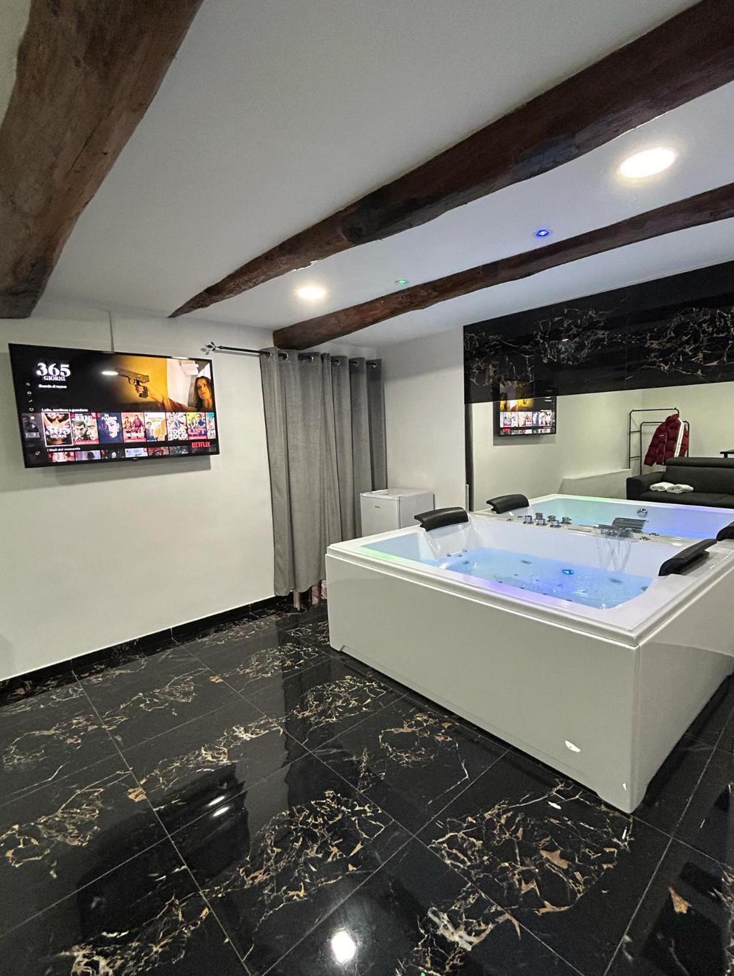 Giovanni Luxury Suites Napoli Bagian luar foto