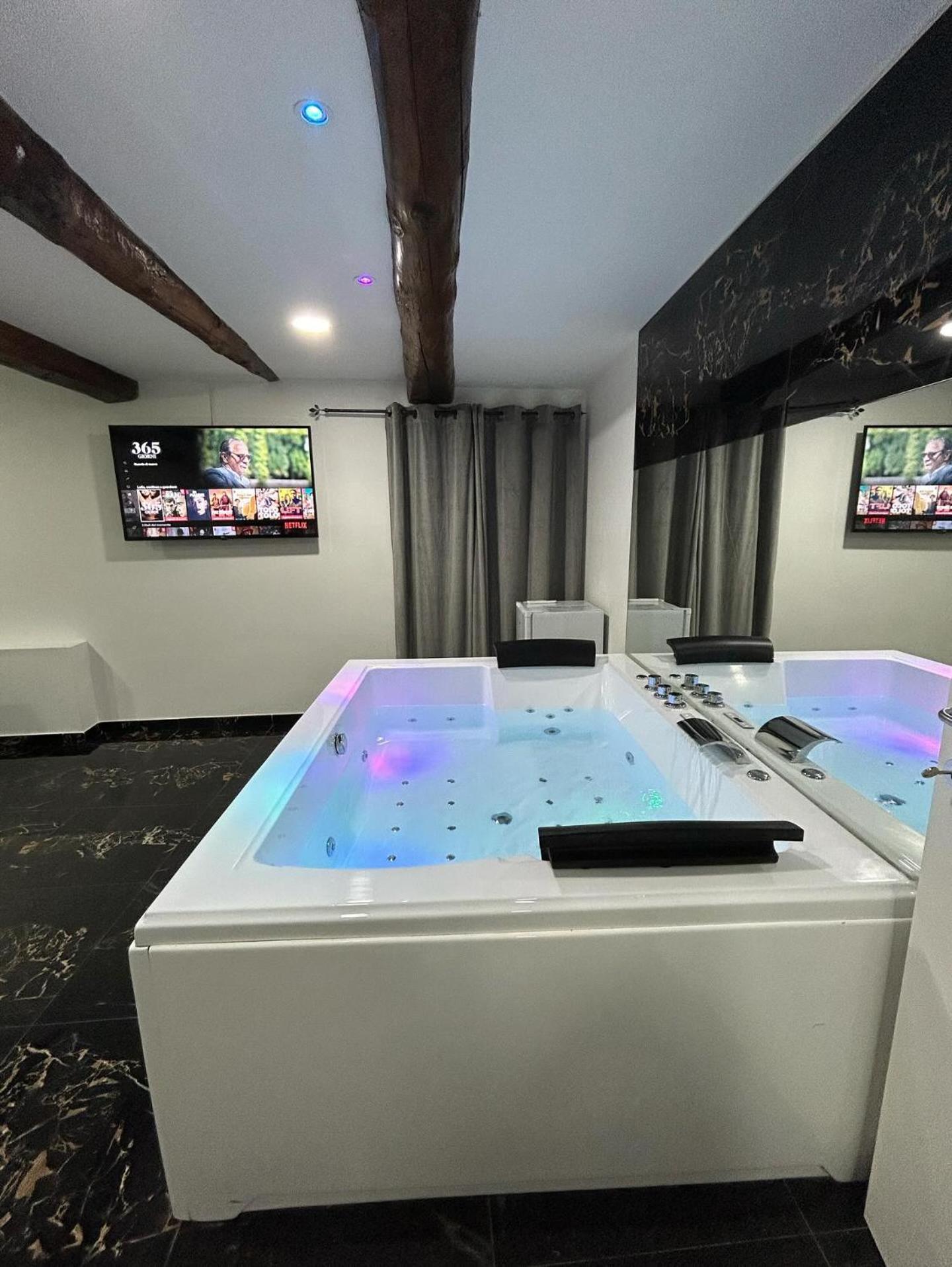 Giovanni Luxury Suites Napoli Bagian luar foto